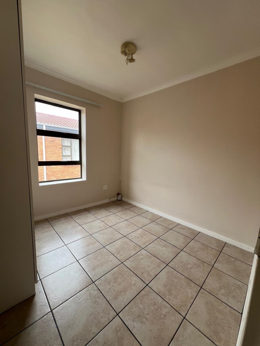 To Let 2 Bedroom Property for Rent in Sea Breeze Western Cape